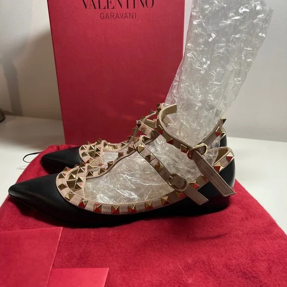 VALENTINO ROCKSTUD PUMPS IN BLACK PATENT LEATHER - Picture 3 of 7